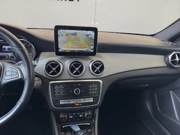 Mercedes-Benz GLA 200 Urban