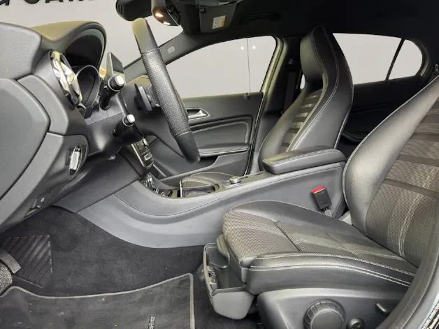 Mercedes-Benz GLA 200 Urban