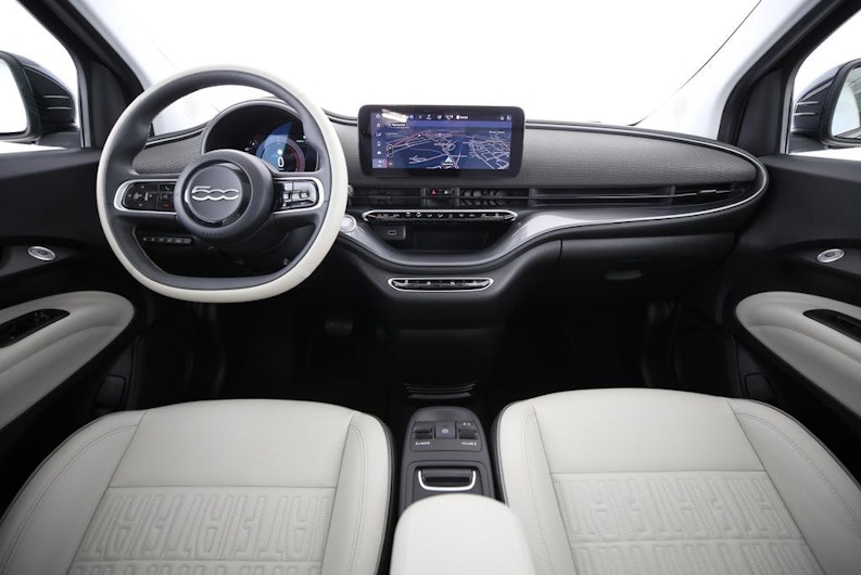 Vehicle image FIAT 500