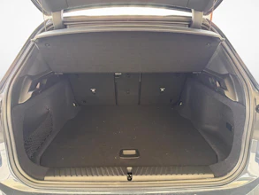 https://vehicle.imgix.net/4195638/e13c5cbd-a468-4868-9af1-252722b71610.jpg