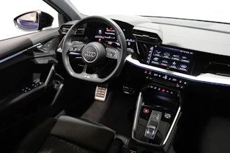 https://vehicle.imgix.net/4195639/f4d4c7ae-a7f0-4301-8b85-b368850e5f6d.JPG