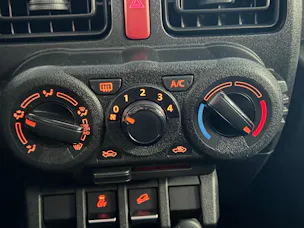 Suzuki Jimny 1.5 Unico 4 PLACES/4 SITZE