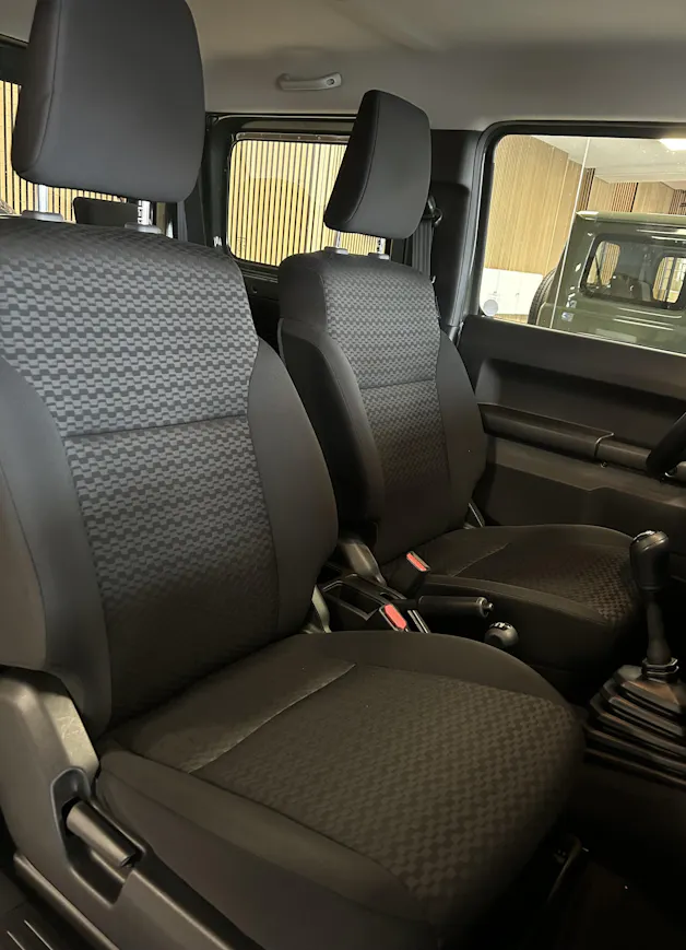 Suzuki Jimny 1.5 Unico 4 PLACES/4 SITZE