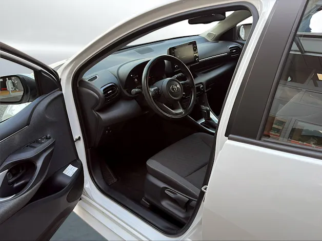 Toyota Yaris 1.5 VVT-i HSD Trend
