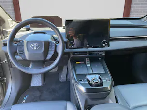 Toyota bZ4X Premium AWD inkl. Winterräder / Gratisservice 4 Jahre, 60000 Km ab 1. IV
