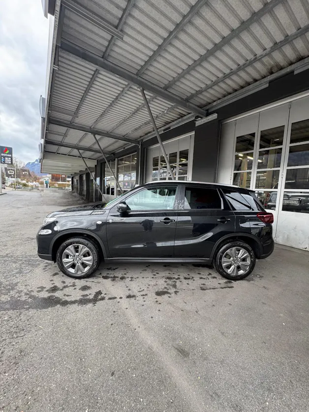 Suzuki Vitara 1.4 T Sakura Hybrid 4x4
