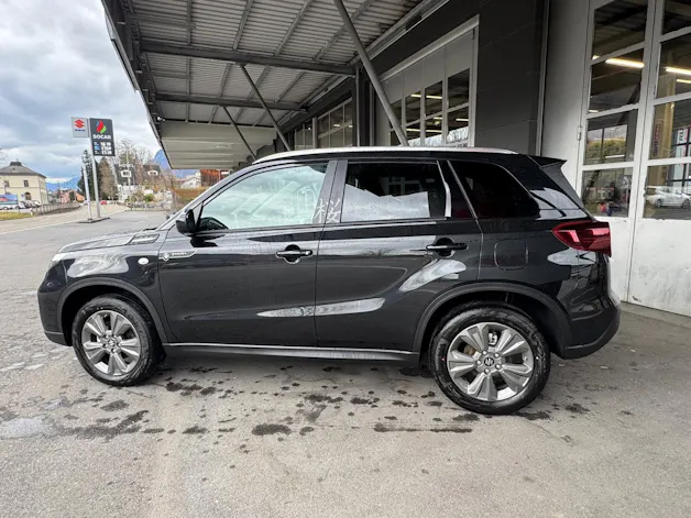 Suzuki Vitara 1.4 T Sakura Hybrid 4x4