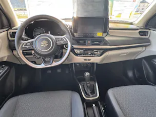Suzuki Swift 1.2 Sakura Top Hybrid 4x4