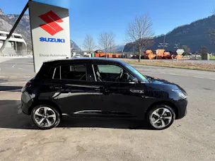 Suzuki Swift 1.2 Sakura Top Hybrid 4x4