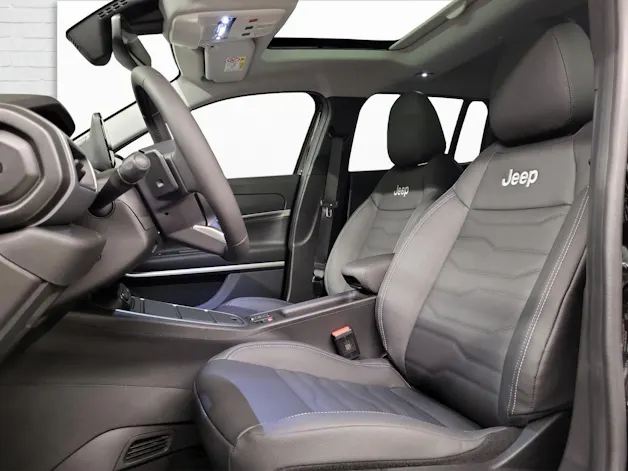 Jeep Avenger 1.2 MHEV Summit & Sky