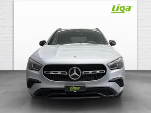 Mercedes-Benz GLA 200 Progressive Line Night Star