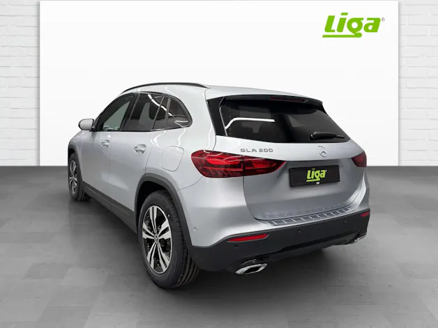 Mercedes-Benz GLA 200 Progressive Line Night Star