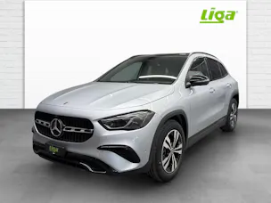 Mercedes-Benz GLA 200 Progressive Line Night Star