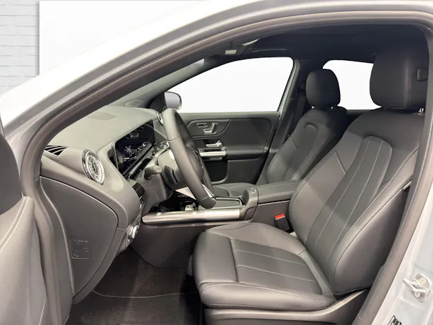 Mercedes-Benz GLA 200 Progressive Line Night Star