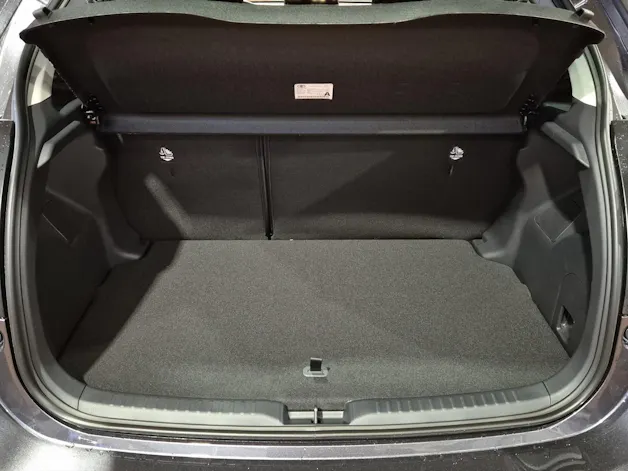 Toyota Yaris 1.5 VVT-i HSD Trend inkl. Winterräder / Servicepaket 4 Jahre / 60000 Km ab 1. IV