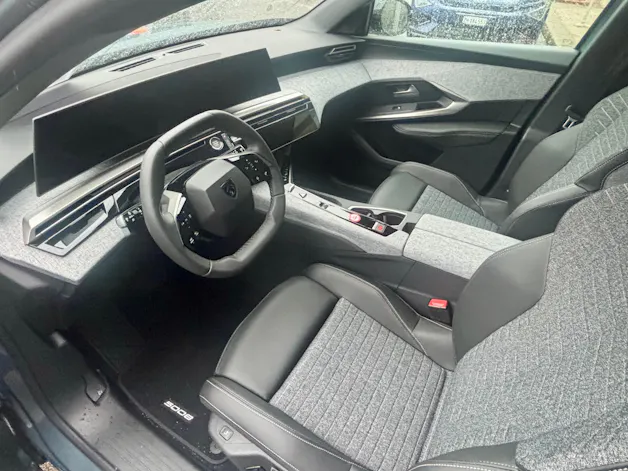 Peugeot 5008 1.2 Hybrid Allure Premium