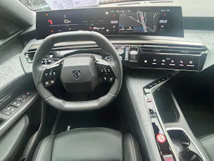 Peugeot 5008 1.2 Hybrid Allure Premium