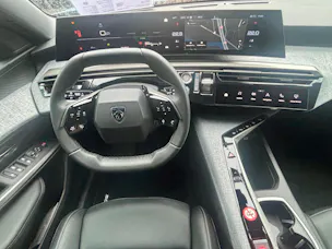 Peugeot 5008 1.2 Hybrid Allure Premium
