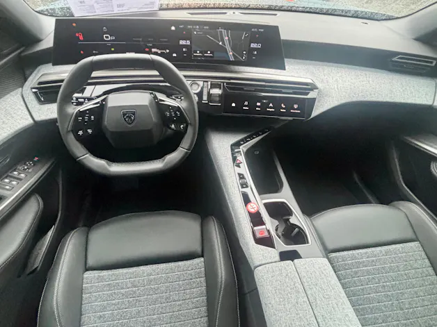 Peugeot 5008 1.2 Hybrid Allure Premium