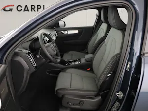 Volvo XC40 2.0 B3 MH Plus Dark