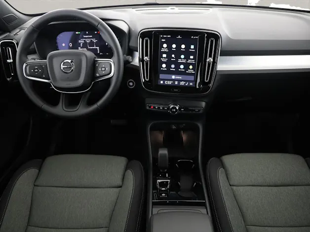 Volvo XC40 2.0 B3 MH Plus Dark