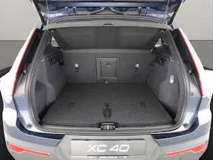 Volvo XC40 2.0 B3 MH Plus Dark