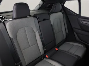 Volvo XC40 2.0 B3 MH Plus Dark