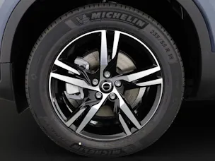 Volvo XC40 2.0 B3 MH Plus Dark