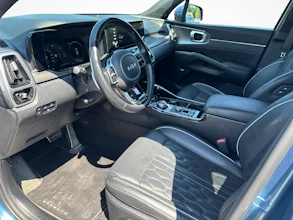 https://vehicle.imgix.net/4196090/4bab1e22-1ae8-4cf6-b692-3673e6b079c4.jpg