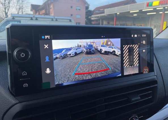 Vehicle image 9 Vehicle image 9