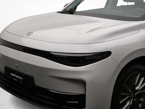 https://vehicle.imgix.net/4196122/c11d355f-4a59-4f34-8630-af30e7a9b335.jpg