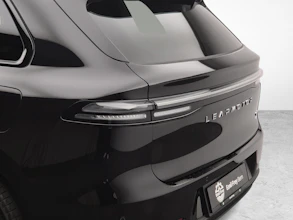 https://vehicle.imgix.net/4196144/cb758e58-69d7-452b-8f97-7e4da767d7ef.jpg