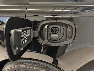 Land Rover Range Rover 3.0 Si6 P510e SV + Gancio traino elettrico e pneumatici invernali inclusi