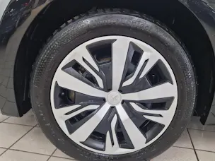 Peugeot 208 e-Active