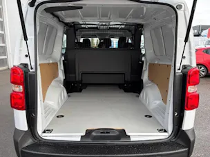 Peugeot Expert 2.0 BlueHDi 145 S&S Vertiefte Kabine Long