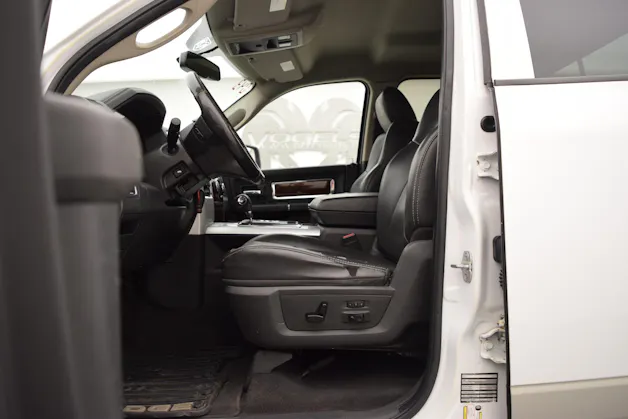 Dodge Ram 1500 5.7 Laramie Quad cab