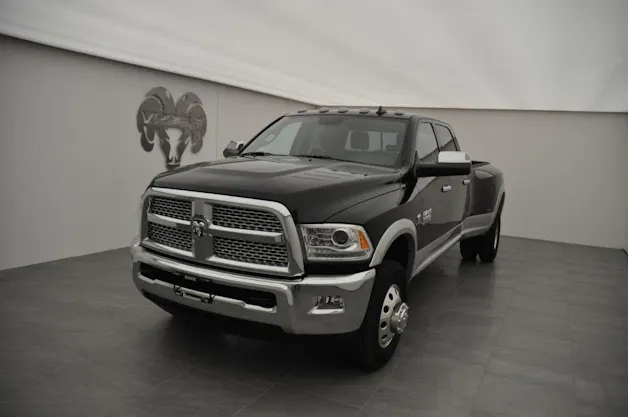 Dodge Ram 3500 6.7 TD Crew Cab Lar.