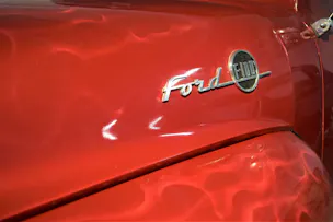 Ford F-Pickup F-100