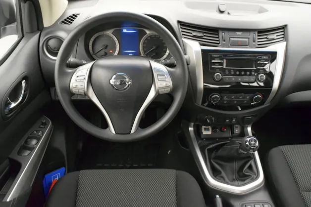 Nissan Navara 2.3 cCi Double Cab 7T AHK