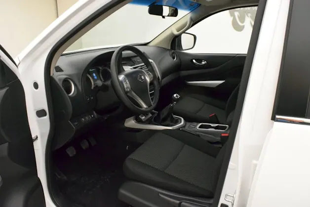 Nissan Navara 2.3 cCi Double Cab 7T AHK