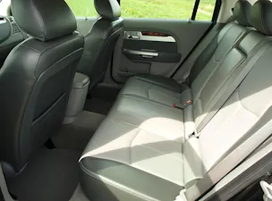 Chrysler Sebring 2.7 V6 Limousine Ltd.