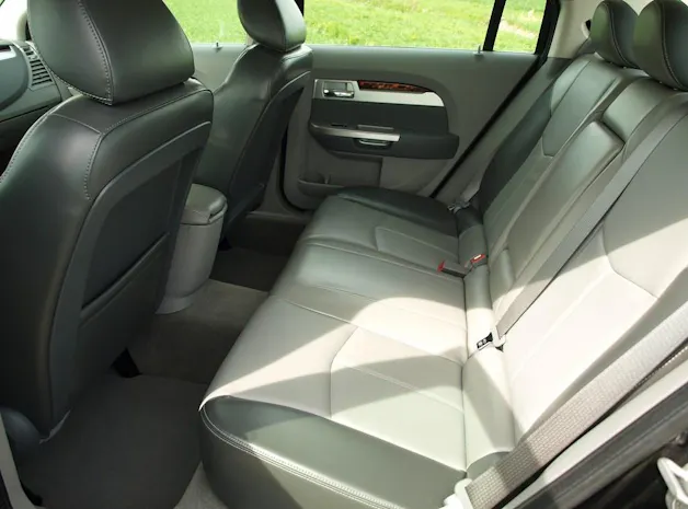 Chrysler Sebring 2.7 V6 Limousine Ltd.