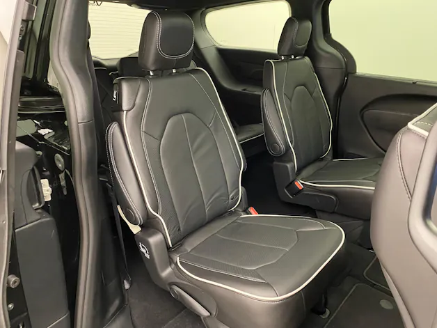 Chrysler Pacifica Limited Sport Night AWD