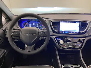 Chrysler Pacifica Limited Sport Night AWD