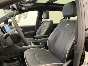 Chrysler Pacifica Limited Sport Night AWD