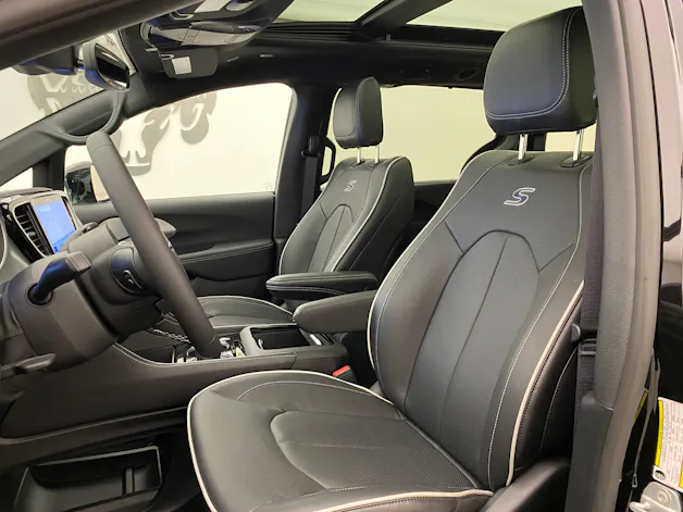 Chrysler Pacifica Limited Sport Night AWD