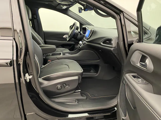 Chrysler Pacifica Limited Sport Night AWD