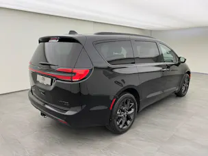 Chrysler Pacifica Limited Sport Night AWD