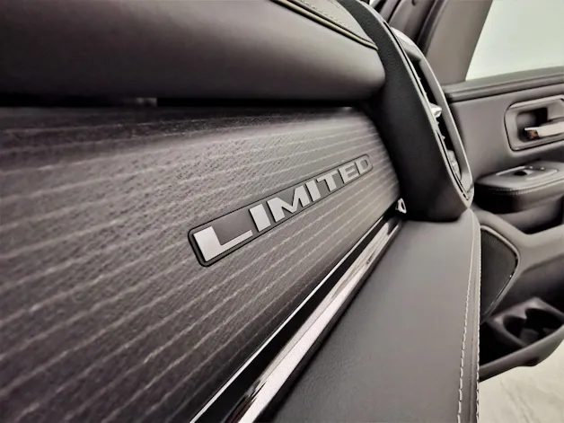 Dodge Ram 1500 5.7 V8 Limited eTorque Crew Cab