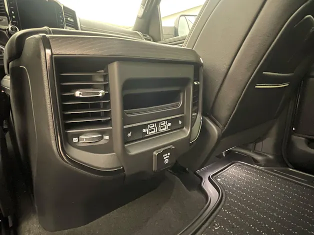 Dodge Ram 1500 5.7 V8 Limited eTorque Crew Cab